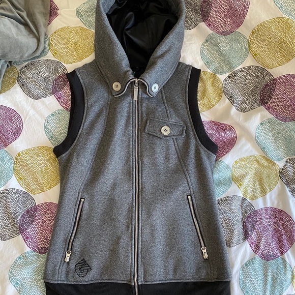 Burton Women’s Vest - Picture 2 of 4